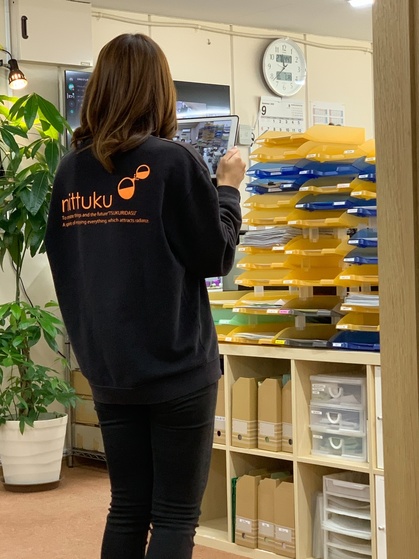 ニッツクのユニフォームはトレーナー